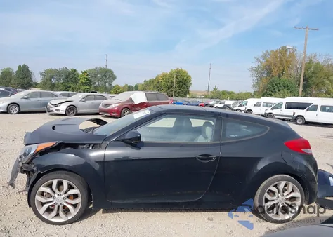 2013 Hyundai Veloster Base W/Gray from USA, damaged, VIN KMHTC6ADXDU118382